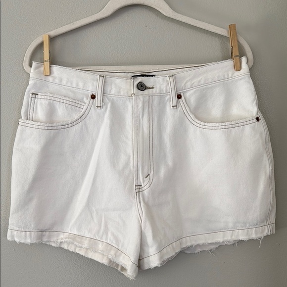 Abercrombie & Fitch Natural Rise Short - White - 12 / 31 - Picture 1 of 4